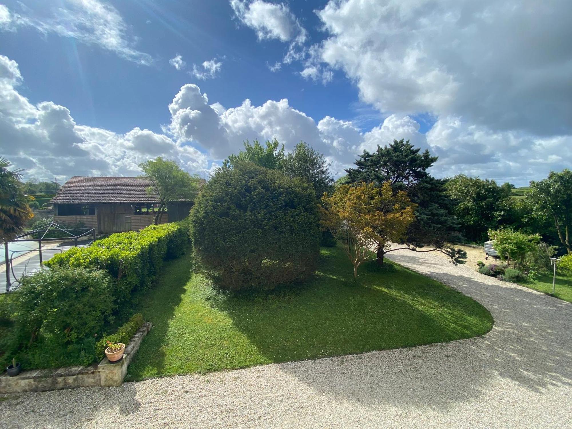 Domaine De La Perthuiserie Saint-Porchaire Extérieur photo
