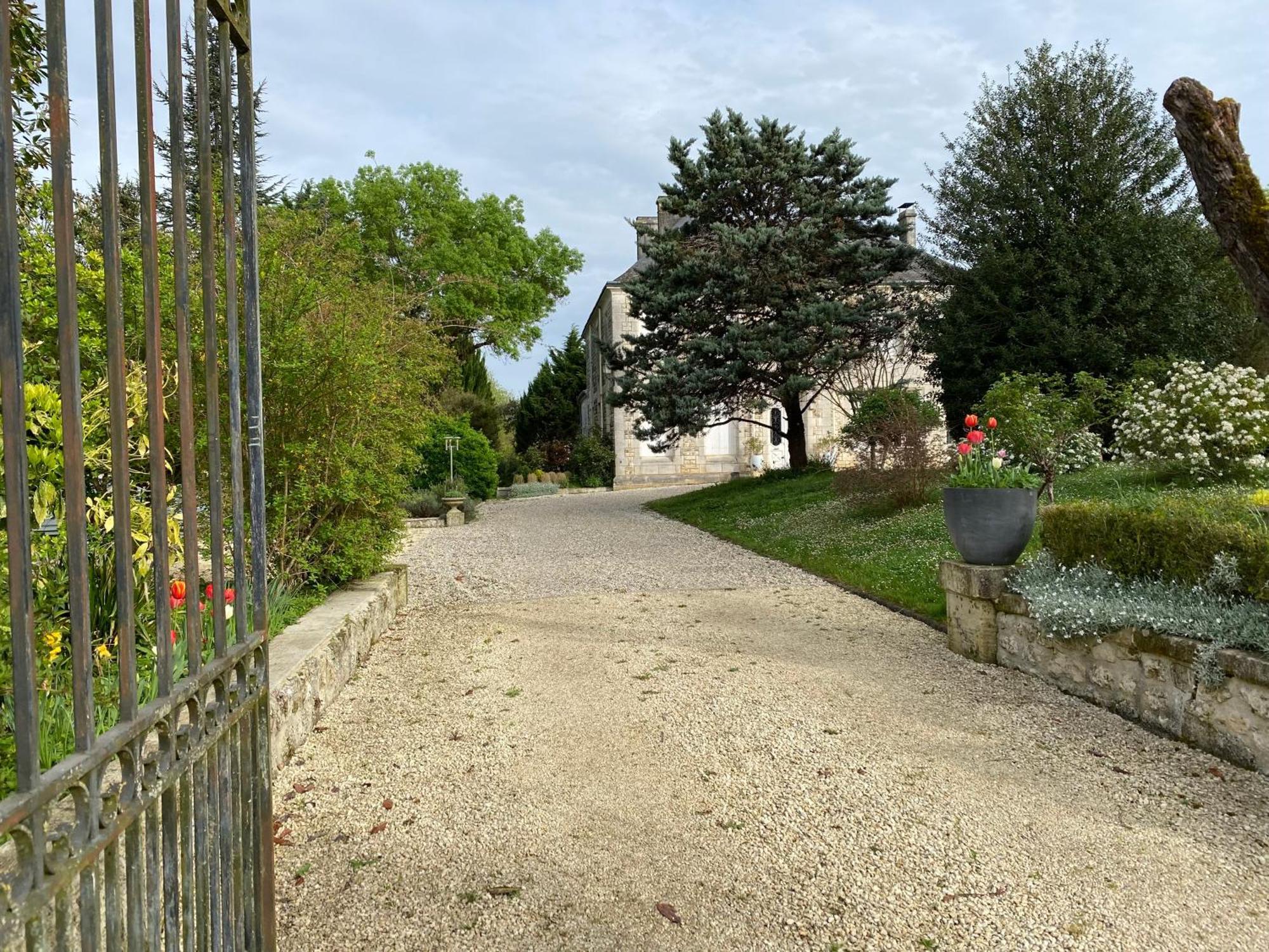 Domaine De La Perthuiserie Saint-Porchaire Extérieur photo